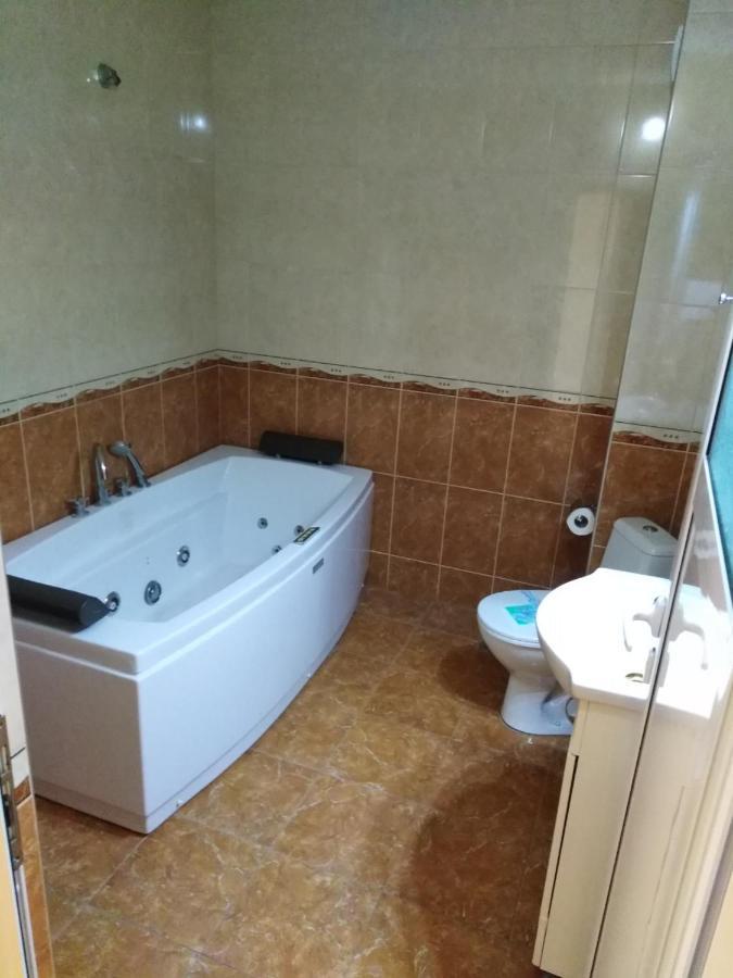 Хотел Златна Котва Kazanlak Kültér fotó