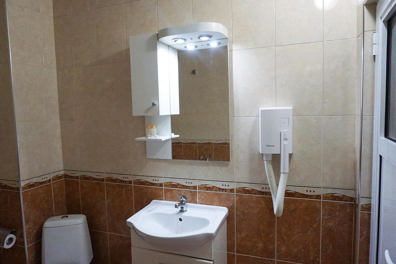 Хотел Златна Котва Kazanlak Kültér fotó
