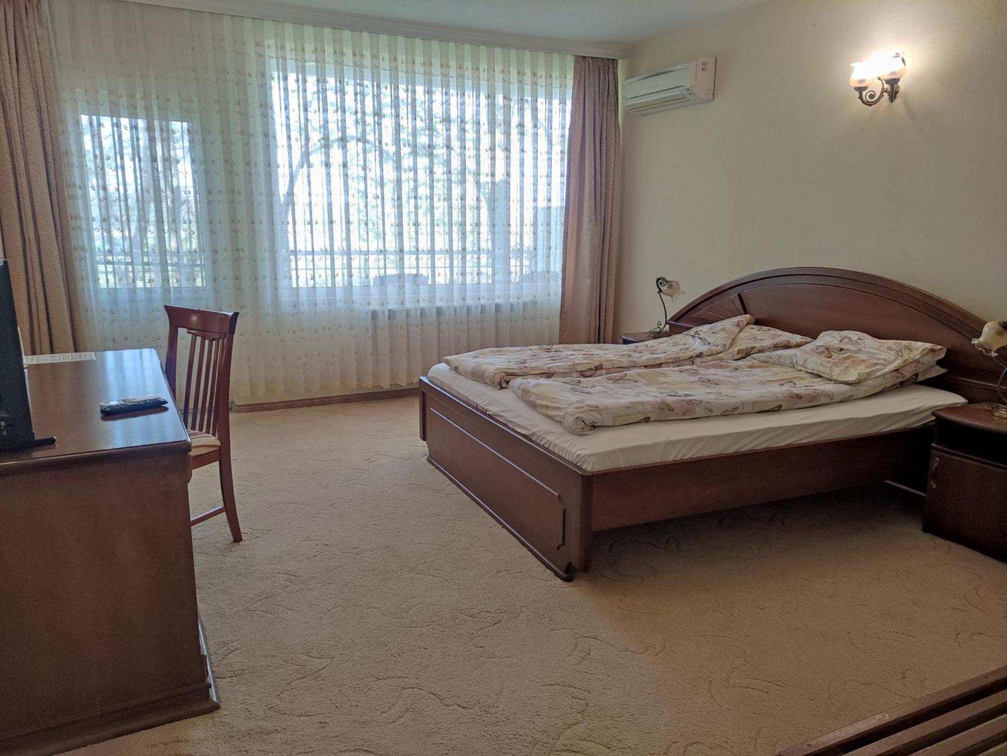 Хотел Златна Котва Kazanlak Kültér fotó